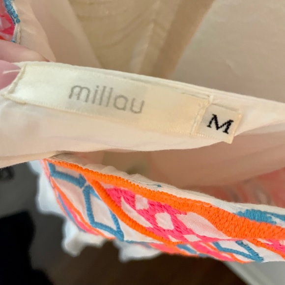 White flowy dress with Aztec print bodice - Picture 3 of 3